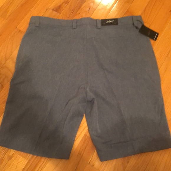 Greg Norman Golf Short Size 34 - Picture 2 of 5